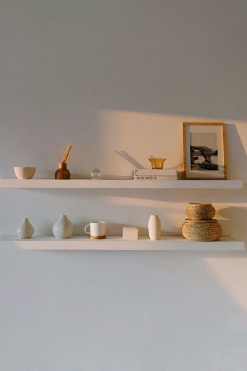 Clean minimal surfaces in a breezy stylish summer living room