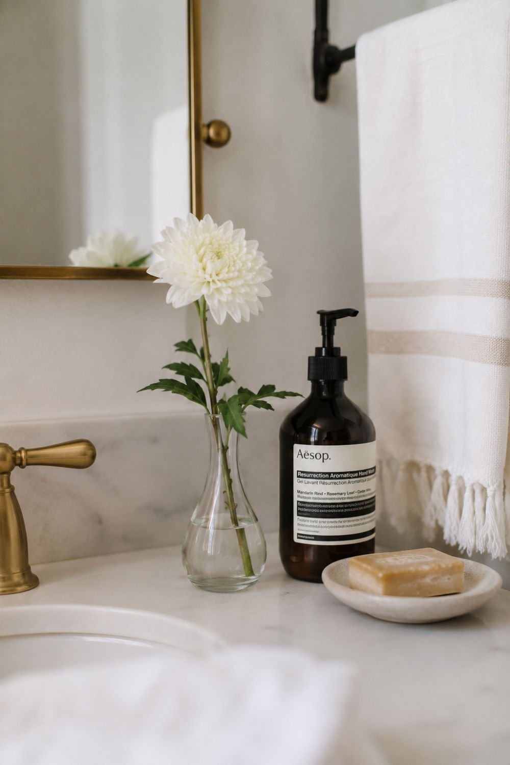 fresh flower bud vase guest bathroom