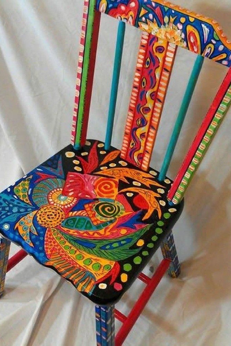 Small apartment decorating idea upcycled furniture