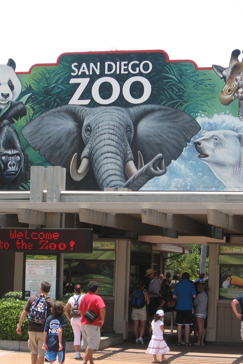 San Diego Zoo entrance sign