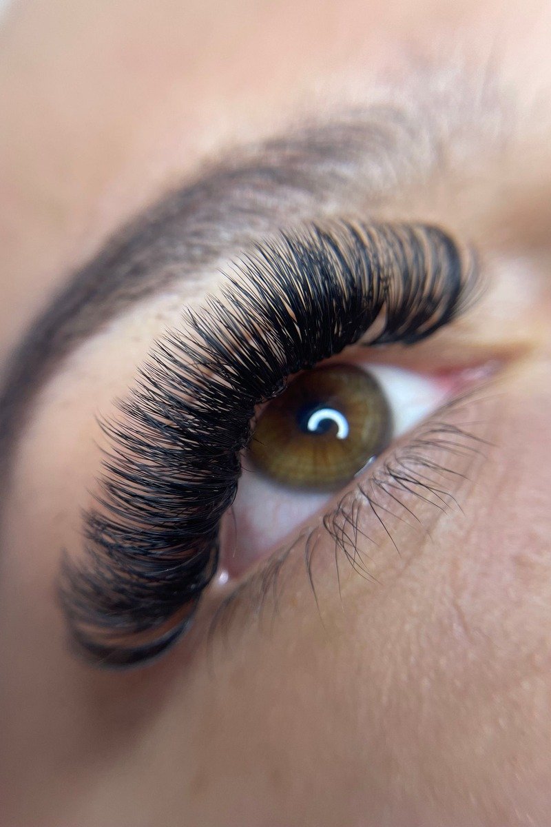 Soft volume wispy lashes giving full but airy lash look