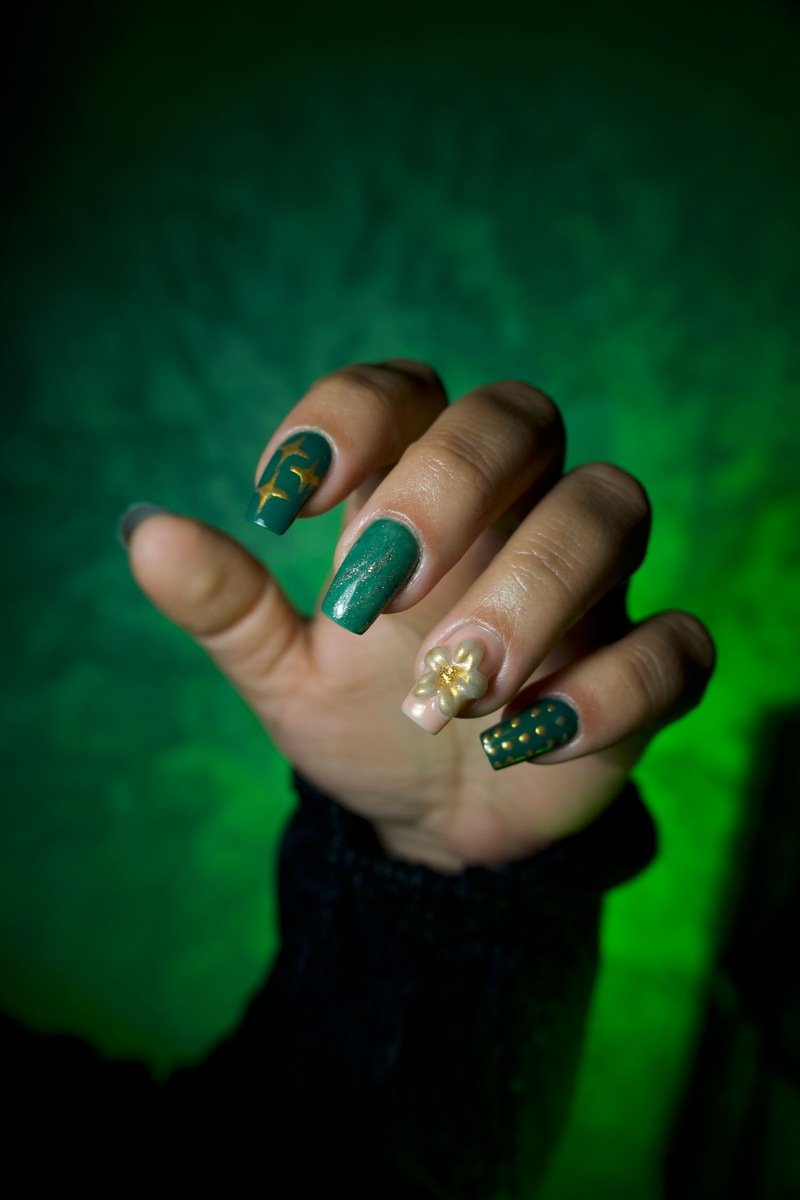 evergreen green Christmas nail design