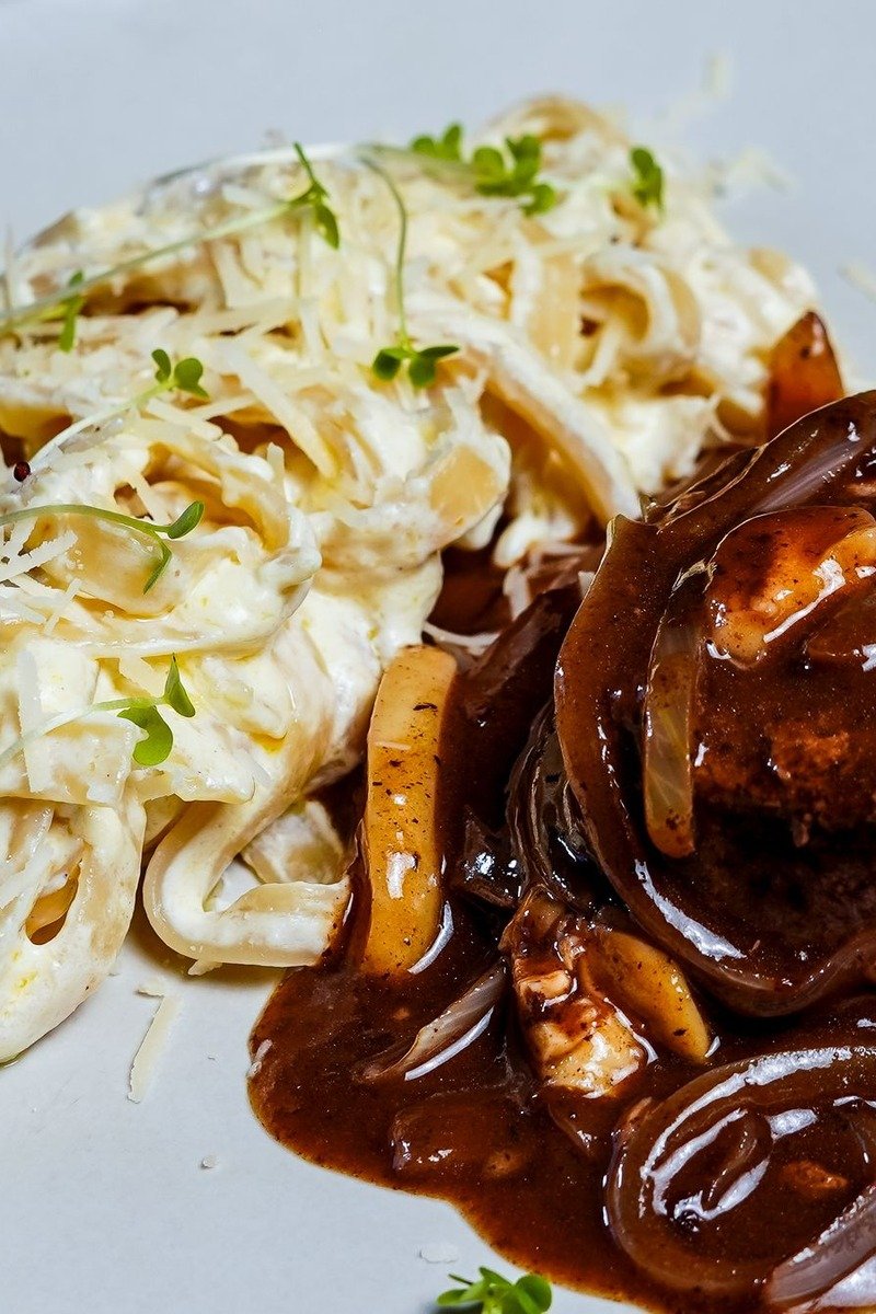 Beef stroganoff in a slow cooker