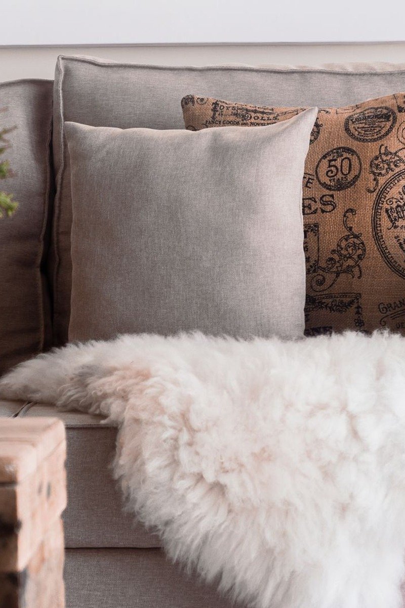 Ralph Lauren Christmas decor idea mixed textures