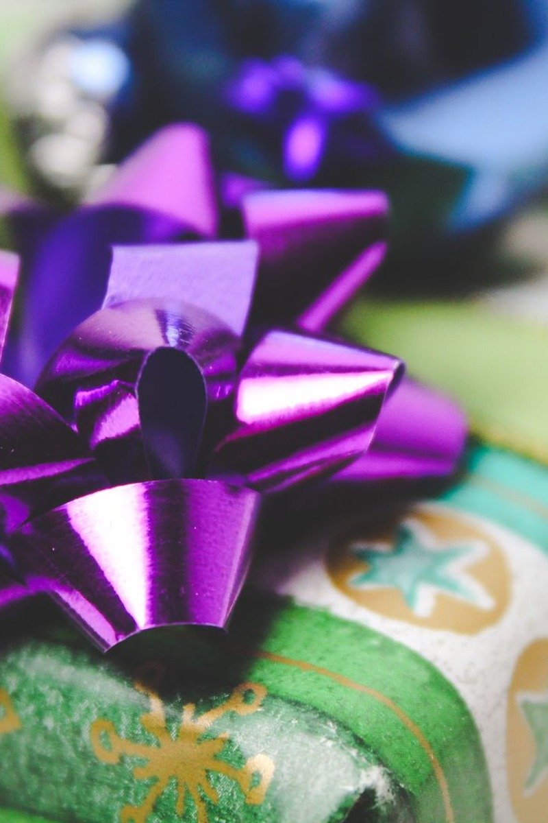 Christmas wrapping ideas layered ribbon