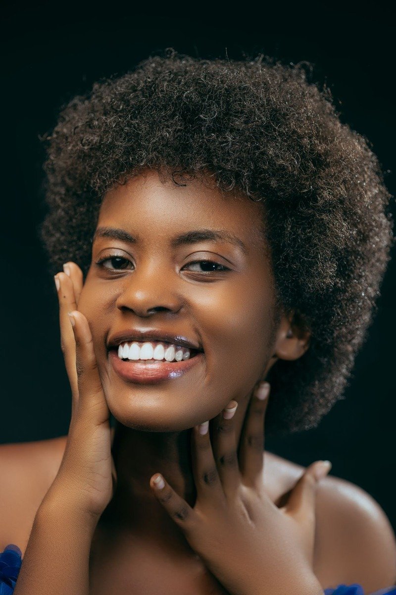 Cloud skin base staying fresh on oily skin