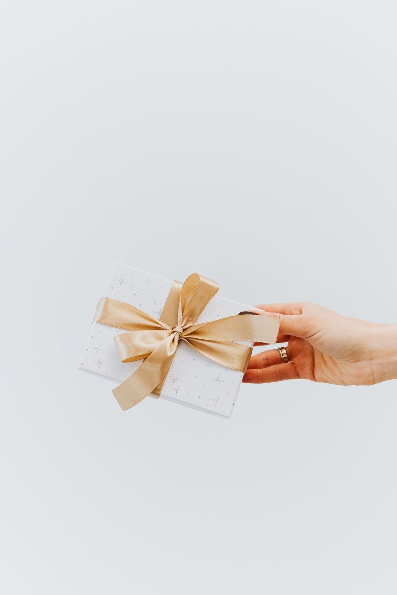 Christmas wrapping ideas monochrome