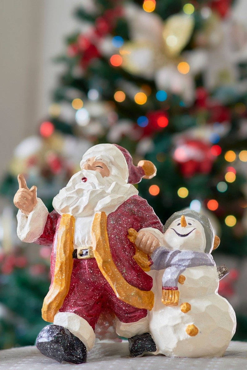 Small Christmas figurines as advent calendar fillers