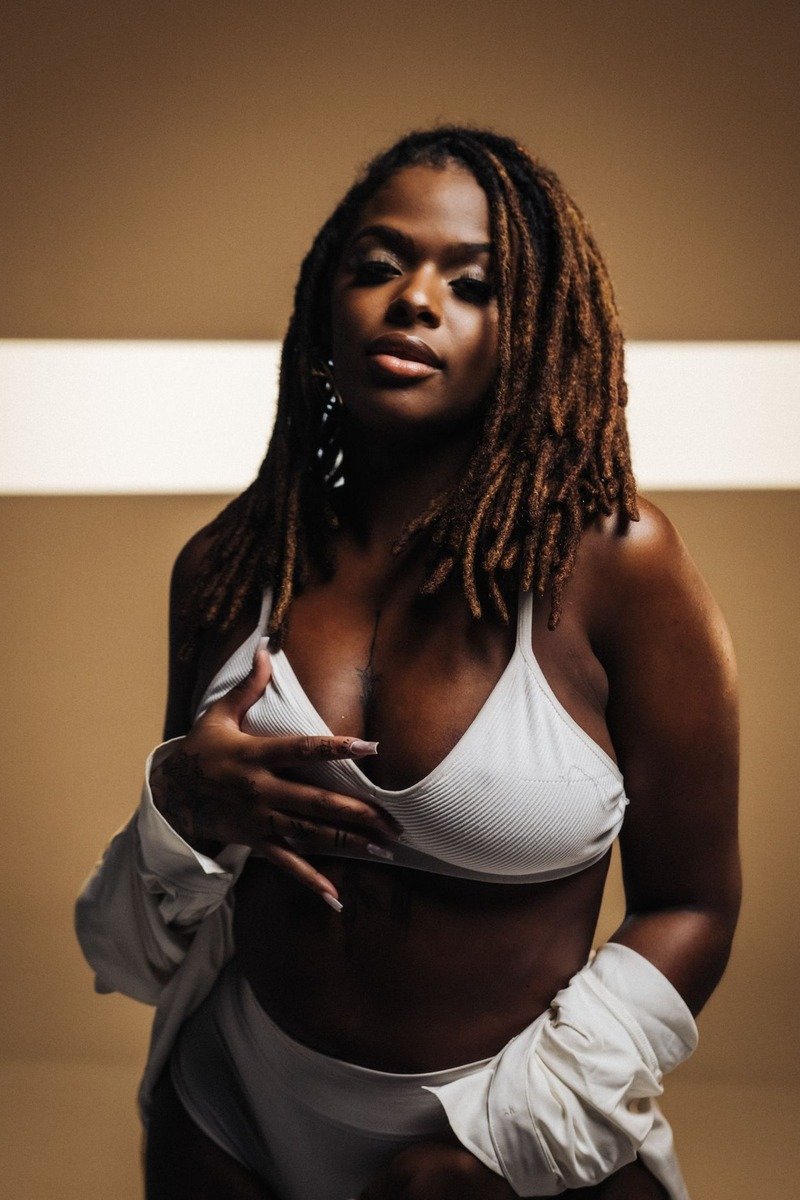 Blonde locs bob on a Black woman