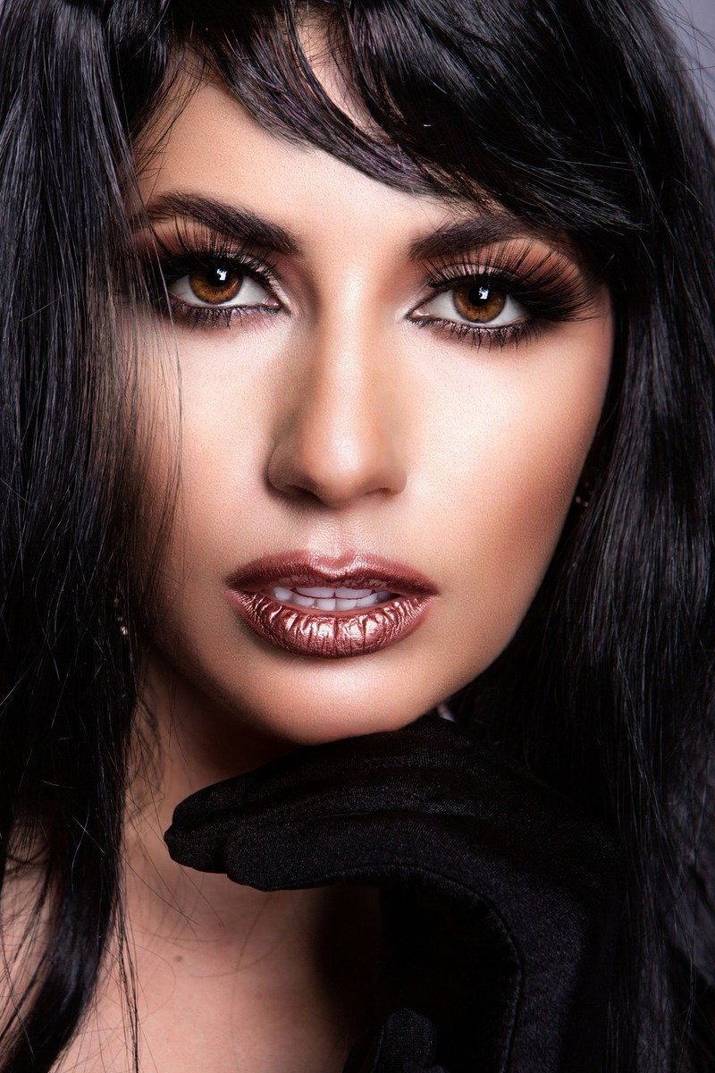 Glamorous cloud skin with full coverage and luminosity