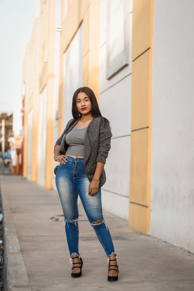 Cardigan and camisole with jeans date outfit