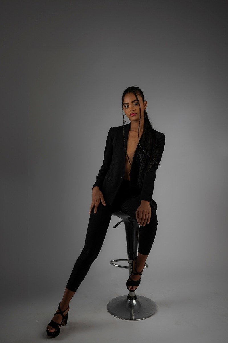 Black leggings with a tailored blazer outfit