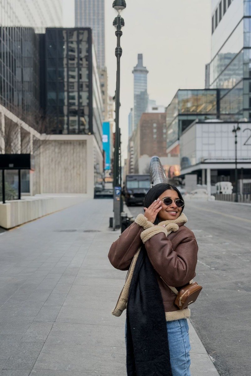Shearling jacket with jeans outfit