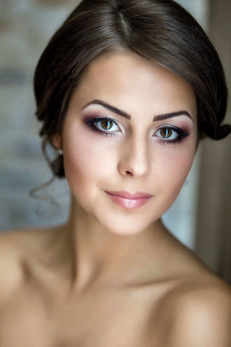 Translucent powder setting cloud skin with soft finish