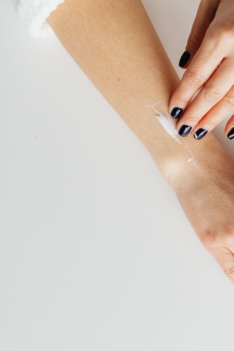 Retinol lotion for keratosis pilaris on upper arms with smooth skin