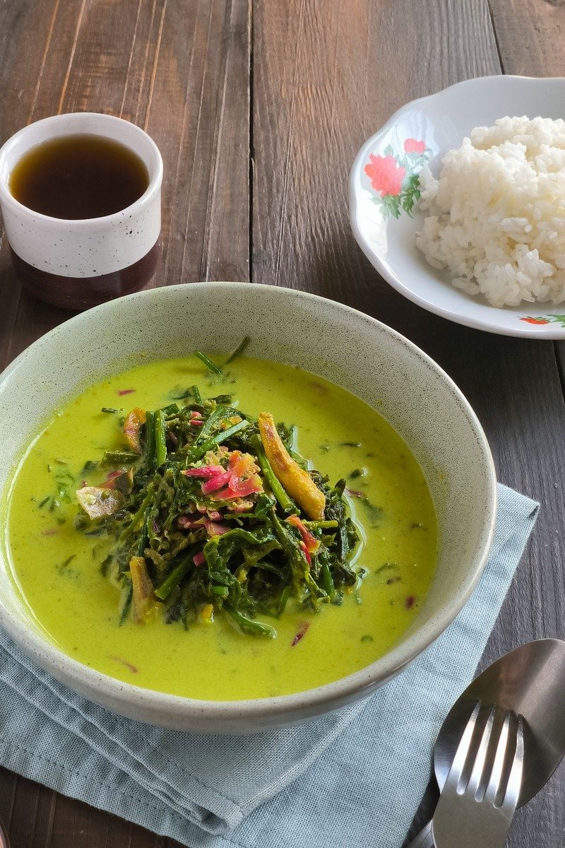 Vegetable curry served with rice