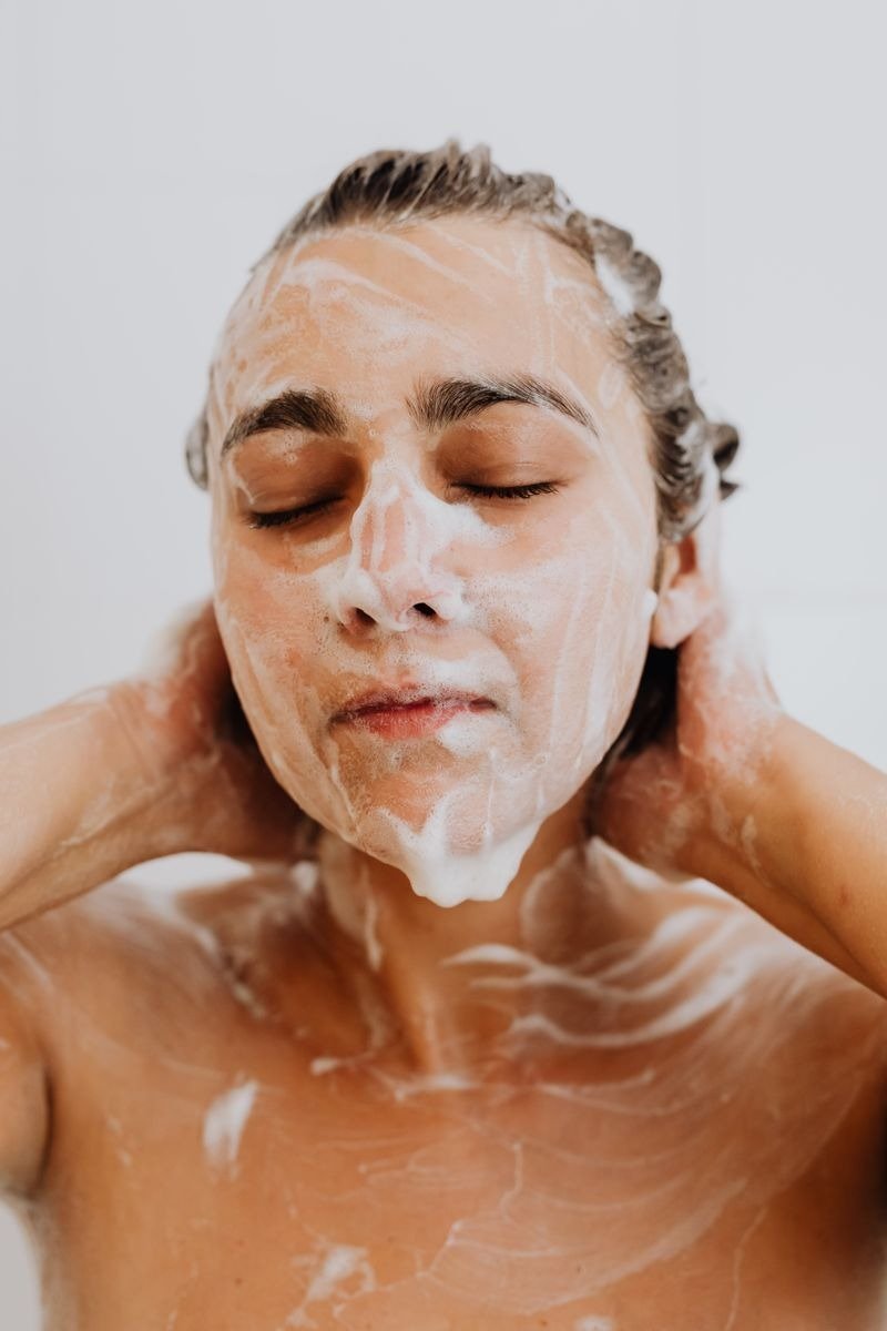 Gentle AHA body wash with a soft foam lather