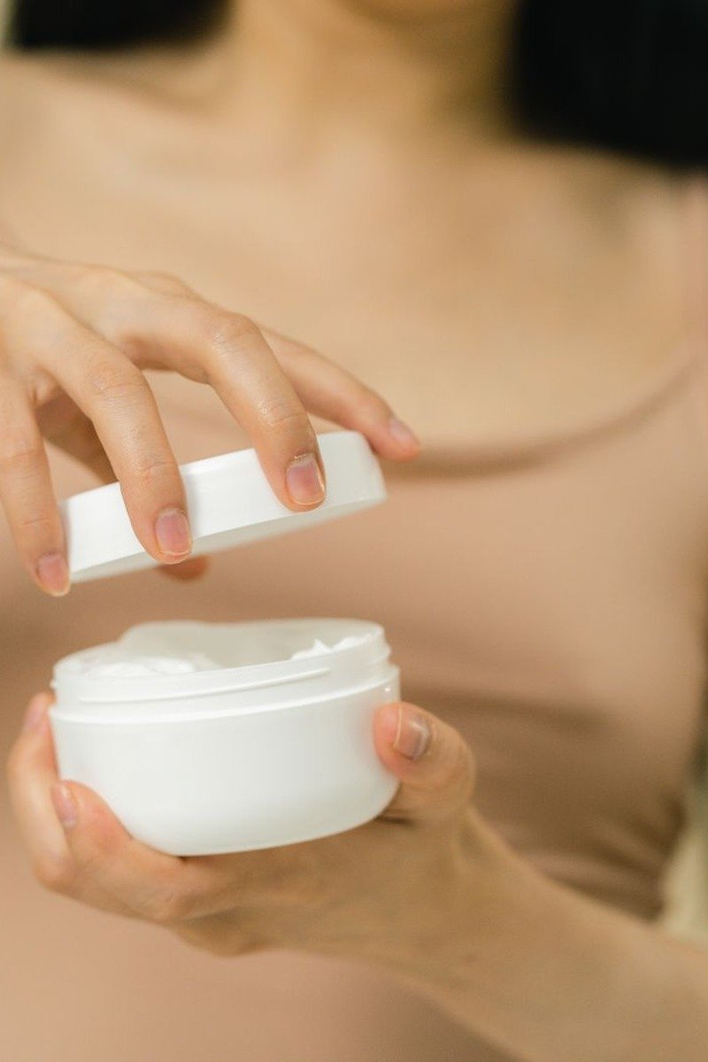 Retinol lotion for stretch marks with smooth skin texture
