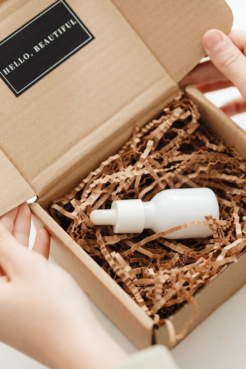 Subscription gift box with a beauty bottle